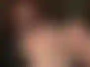 Os pés descalços, suados e saborosos da senhora - limpe-os, inale seu aroma inebriante, chupe meus lindos dedos e beba minha deliciosa saliva das solas dos meus pés.