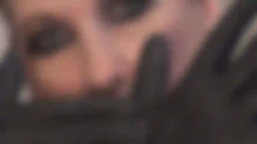 Tenho fetiche por luvas de couro pretas - o amante de luvas pode adorar um par da grande coleção de lindas luvas de couro da amante vivian.