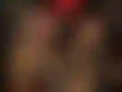 Usando uma cinta-liga preta enorme - a amante vivian enfia seu pau preto e grosso direto no seu cuzinho apertado.