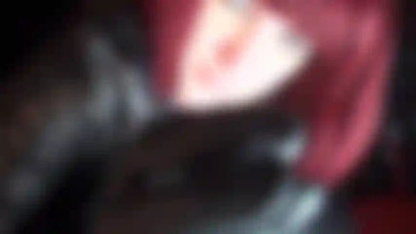 Deusa do couro, fetiche por luvas, botas, pernas de meia-calça, adoração por bunda - desde uma linda roupa toda de couro com botas até meia-calça escura brilhante e saltos agulha.