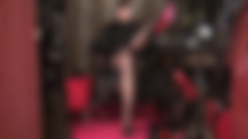 Extended Leg Fetish - Mistress Vivian with sexy short hair, points her wonderful long nylon legs up for you to worship. Sexy Heels, Red Sole Stilettos, Pantyhose, Crossed Legs.
