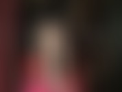 Minissaia preta de látex brilhante combinada com meia-calça branca... Drenando suas bolas cheias...