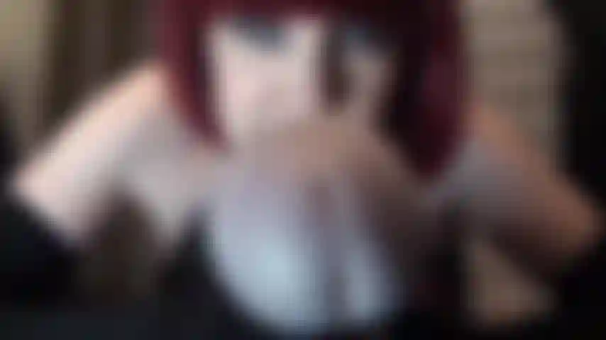 Uma foda degradante na garganta e adoração ao corpo, com meias-calças e ligas florais e meia-calça brilhante - a amante faz você implorar para destruir sua garganta, transformando-a em um buraco de foder moldado para seu único prazer.