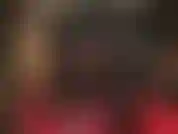 Com uma bunda e pernas incríveis em leggings pretas justas combinadas com couro e salto alto. Quando as calças abaixam, admire minha bunda incrível em meia-calça transparente nude.