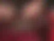 Entre as coxas da amante - em meia-calça marrom escuro brilhante com botas altas de couro e luvas de couro sensuais, observe a amante provocar com a parte interna das coxas e muito mais...