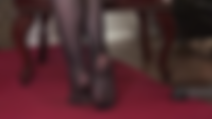 Intense Foot Worship - Standing on toes, arching the feet, presenting her soft soles... Mistress Vivian knows what gets your heart racing, your mouth watering and your cock throbbing.