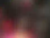 Pernas cruzadas em meia-calça preta, fetiche por pés, adoração por pés de náilon.