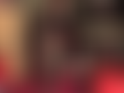 O lugar aos meus pés se tornou seu lar. Nada é mais importante, mais gratificante, do que adorar meus calcanhares. Não importa se sua língua está cansada ou dolorida, você continua a lamber, treinando para um pau.