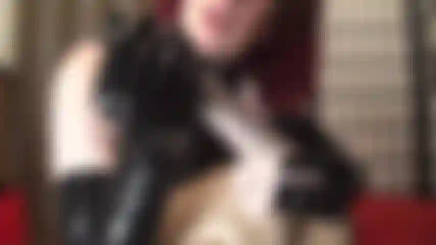 Punheta com luvas de látex - entregue-se ao seu fetiche por luvas de látex. Coloque um par das suas luvas de borracha favoritas e sinta-as como se fossem minhas.