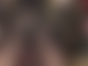 Com camadas de meia-calça e cinta-liga coberta de náilon - a amante está incrível com suas camadas de náilon brilhantes, meia-calça marrom brilhante e meia-calça preta transparente, acariciando seu grande pau envolto em uma meia.