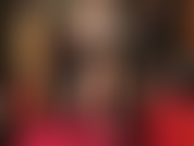 Babando ao ver os pés descalços da minha amante enquanto ela provoca seu pau com as mãos nuas.