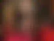 Babando ao ver os pés descalços da minha amante enquanto ela provoca seu pau com as mãos nuas.