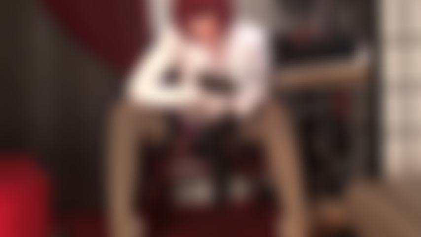 Uma alimentadora de paus negros - todos os paus negros enfileirados, é seu dever de vagabunda maricas chupar todos e cada um deles... Sozinha ou duas ao mesmo tempo... Até que a patroa esteja satisfeita.