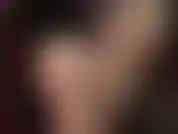 Meu submisso amante de meias é provocado pelas meias macias e fofinhas em meus pés. Por não limpar minhas meias direito, ele receberá algumas pancadas fortes do meu chicote de montaria, e depois o toque suave das minhas meias macias.