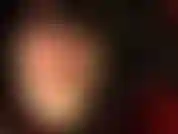 Calça de couro vintage com um vibrador pendurado no zíper. Chupo o pau da minha amante envolta em couro incrivelmente perfumado.