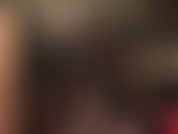 Meus pés divinos te deixam louco!!! Aproveite esta provocação com meias-calças pretas de seda e mules de couro de salto alto.