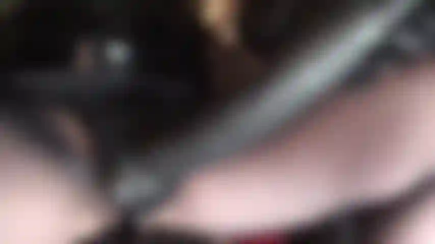 Um pau preto enorme pingando saliva enfiado na sua garganta te faz engasgar e sufocar, implorando por ar, enquanto ao mesmo tempo implora para que ele vá mais fundo. Você é aquele tipo de puta com fome de pau!