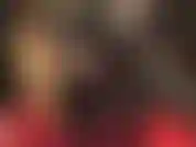 Uau, olha só esse vestido super brilhante de vinil rendado, extremamente curto, exibindo aquela bunda maravilhosa, e pernas de meia-calça em botas brilhantes até a coxa para uma provocação perfeita.