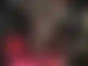 Sua deusa do couro provoca e tenta com suas fantásticas pernas longas de náilon e saltos altos. Sei que você adoraria se esfregar nessas pernas...