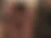 Beijo e adoro minha bunda com uma saia preta justa de lycra e uma meia-calça arrastão quente junto com meus pés. Contagem regressiva de gozo com os dedos no final.