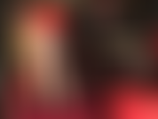 Uso uma linda calcinha rosa de cetim com decote nas costas por baixo de uma meia-calça listrada nude bem transparente.