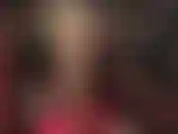 Camadas de meia-calça brilhante, calcinhas de renda e meias-calças de renda sexy. A senhora veste calcinhas e meias de renda bonitas para expulsar o pré-sêmen do seu pau. A senhora vai fazer você pingar muito.