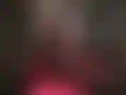 Com pernas de meia-calça pretas e sedosas que vão até a minha bunda perfeita e redonda. Tudo o que você consegue fazer é acariciar, desejando que fossem as mãos da sua amante te tocando...