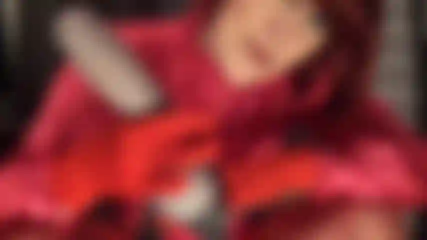 Meias vermelhas sensuais e cinta-liga - a amante usa sua boca de vagabunda para seu prazer sexual. Este pauzão gostoso vai ter que ir fundo na sua garganta hoje!