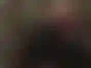 Adoro minha meia-calça longa com sola vermelha e sapatos pretos de verniz.