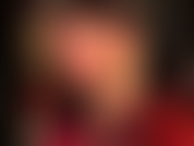 Adoro provocar pernas sensuais e fazer fetiche por pés usando meias pretas sensuais de renda transparente, peep toes e pés de náilon bem de perto.