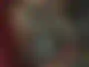 Que adora um macacão de látex semi transparente cor de fumaça.