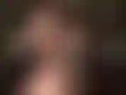 Cheire meus pés descalços. A senhora esfrega seu pé suado e saboroso em todo o seu rosto e o enfia na sua boca.