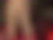 Com várias camadas de meia-calça brilhante - você simplesmente não se cansa das pernas, pés e bunda brilhantes da patroa em várias camadas de meias de náilon extra brilhantes.