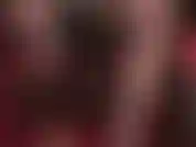 Viciada em pés e strapon - a amante pega esse enorme strapon preto extra saboroso para você, esfregando os pés na cabeça do pau.