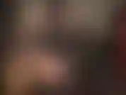 Oi! Venha adorar a perfeição com este traje curto com luvas sensuais, botas de cano alto e meia-calça brilhante e sensual.