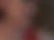 Tenho fetiche por batom na boca.