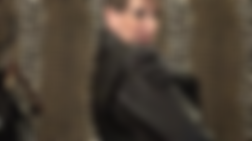 Para meus subs de couro - adoro um dos casacos de couro preto lindamente desenhados pela minha amante de perto.