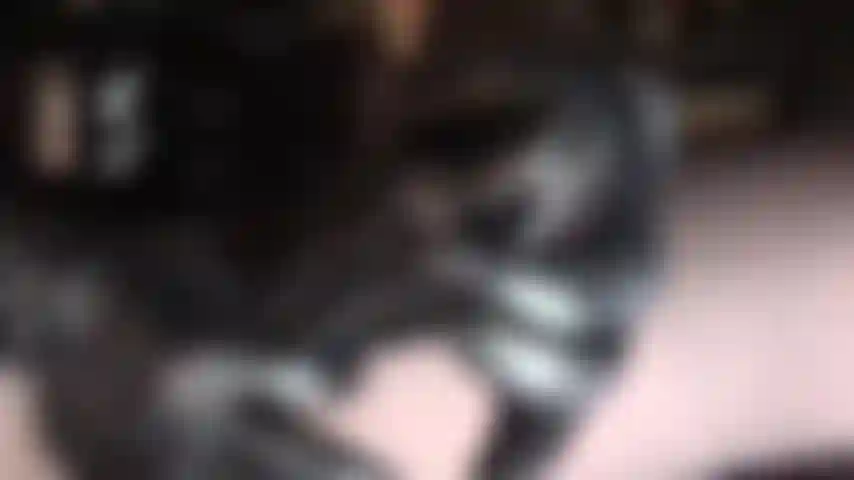 Adoração intensa por um pau grande e grande - a amante vivian vai te deixar babando de boca aberta enquanto você encara esse monstro com cinta-caralho. Limpo o cuspe do meu pau, chupo o esperma.