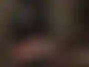 Amante de látex - aproveite minha bunda em uma borracha preta brilhante e apertada e uma punheta com luvas de látex.