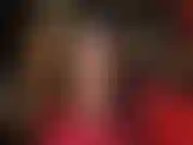 Látex sexy e apertado, pernas nuas e provocações lentas e sensuais com os pés - se você ama os pés perfeitos e as pernas longas da amante vivian, que terminam em uma saia de látex curtíssima. Mmmm, isso é para você!