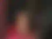 Sua deusa de látex sabe como brincar com você e seu pau... Pernas longas em meia-calça, decote sexy em látex, bunda perfeita e um sorriso que você simplesmente não consegue resistir.