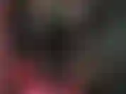 Cheire minha bunda enfiando seu nariz no zíper traseiro aberto do macacão de látex da minha amante enquanto seu pau de escravo é masturbado e estalado.