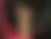 Saia de látex transparente - bunda e pernas. Uau. A bunda perfeita e redonda da senhora vivian em borracha transparente brilhante, meia-calça sexy e saltos.