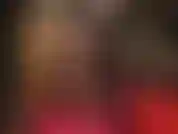 Comece com meus pés sensuais de náilon em mulas de couro de salto alto, passe pelas minhas pernas longas de meia-calça e chegue até uma bela e grande cinta-liga.