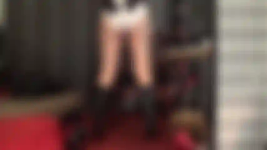 Viciada em calcinhas de cetim branco - a amante faz seu pau pulsar com tanta força, provocando você com calcinhas brancas brilhantes.