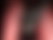 Adoradora de bbc, de meia-calça vermelha. A senhora vivian está com seu enorme pau preto balançando bem na sua cara.