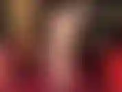 Faço footjob por trás - aproveito meus pés e minha bunda ao mesmo tempo enquanto provoco um vibrador com os pés descalços.