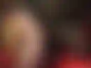 A senhora vivian alimenta seu vício por suas pernas, bunda e um grande pau preto.