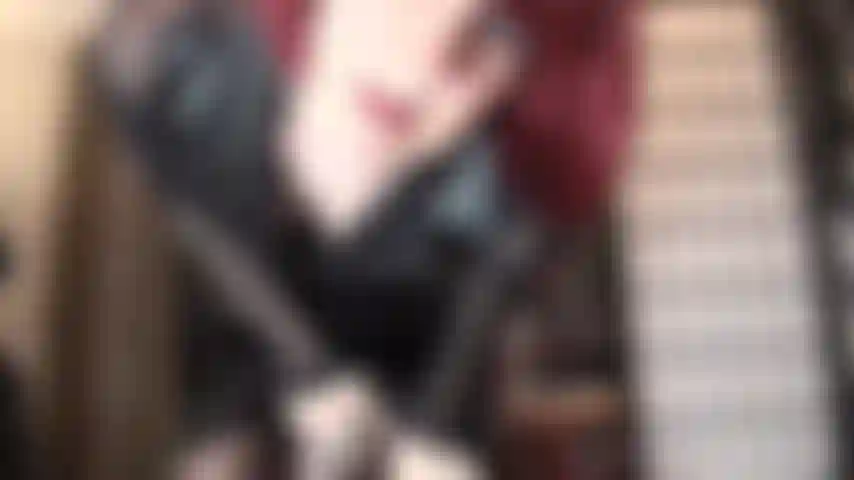 Um pau carnudo provocante e camadas de meia-calça - a cinta-liga grossa e venosa da minha amante é viciante. Você anseia por senti-la, prová-la, agradá-la de todas as maneiras possíveis enquanto adora as pernas maravilhosas da minha amante em várias meias de náilon.