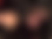 Uma transa de strapon com um pau enorme de borracha preta, um casaco de pvc brilhante e botas de cano alto - você precisa de uma boa trepada. Sua amante fetichista se diverte muito enfiando seu enorme pau preto em todos os seus buracos.